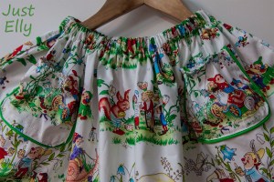 Skirt with gnomes 2