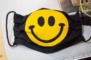 Face Mask Smiley 02