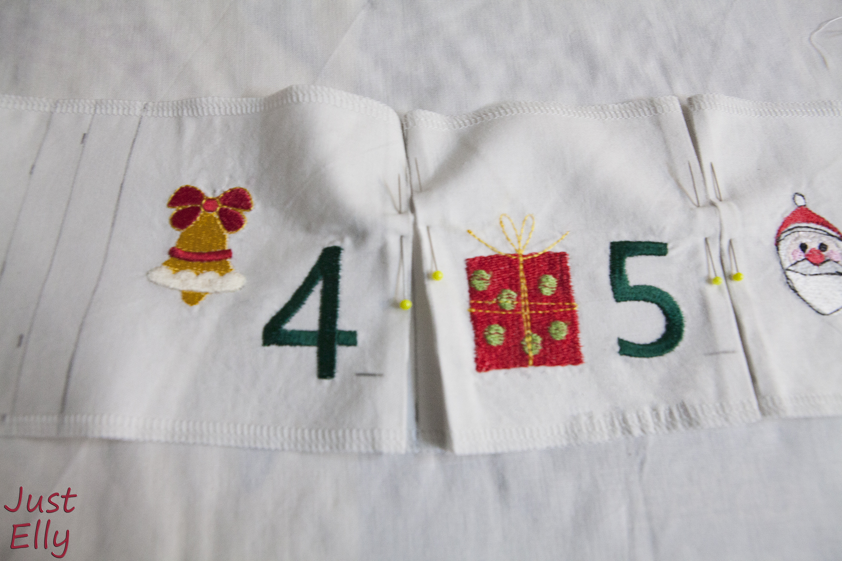 DIY Advent calendar cushion 40